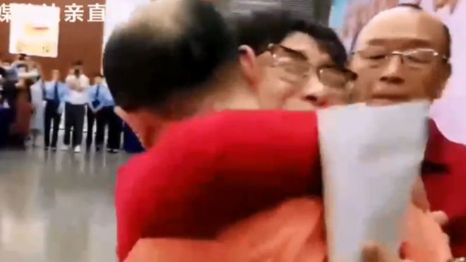Chinese couple find lost son after 32 years