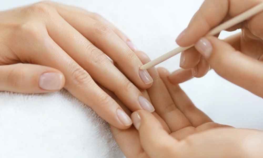 9 easy tips to strengthen your nails
