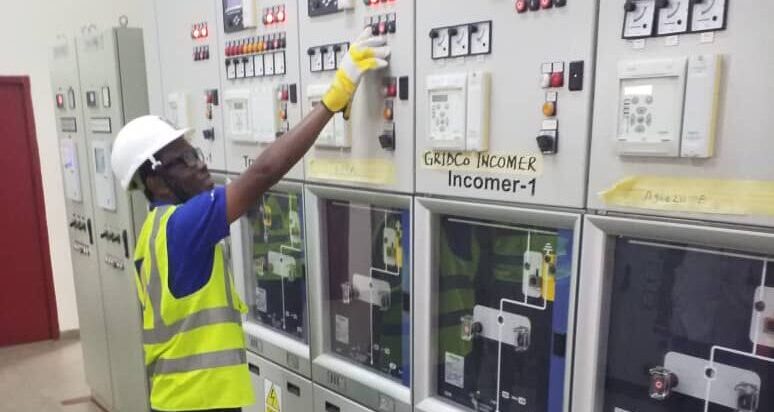 ECG disconnects power