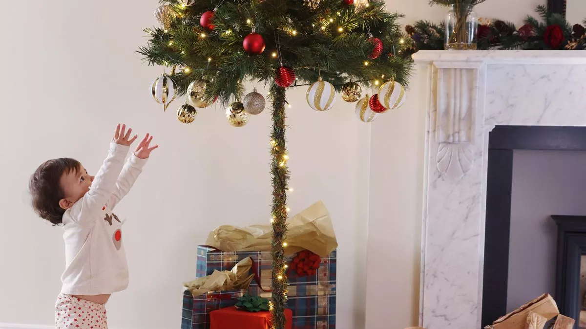 How To ToddlerProof A Christmas Tree